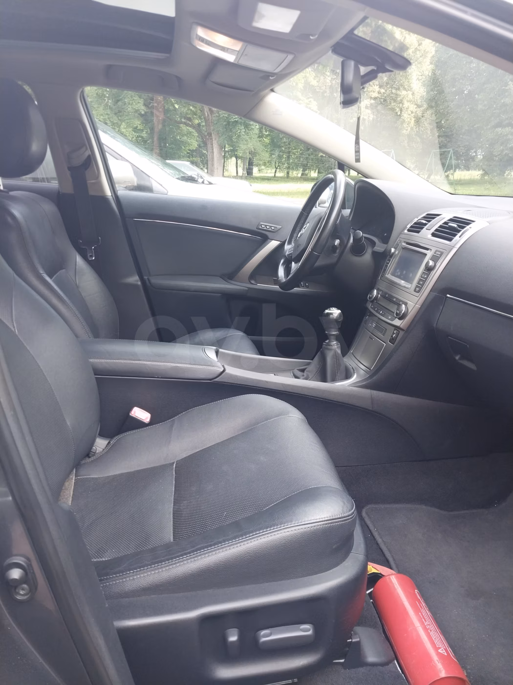 Toyota Avensis фото 11