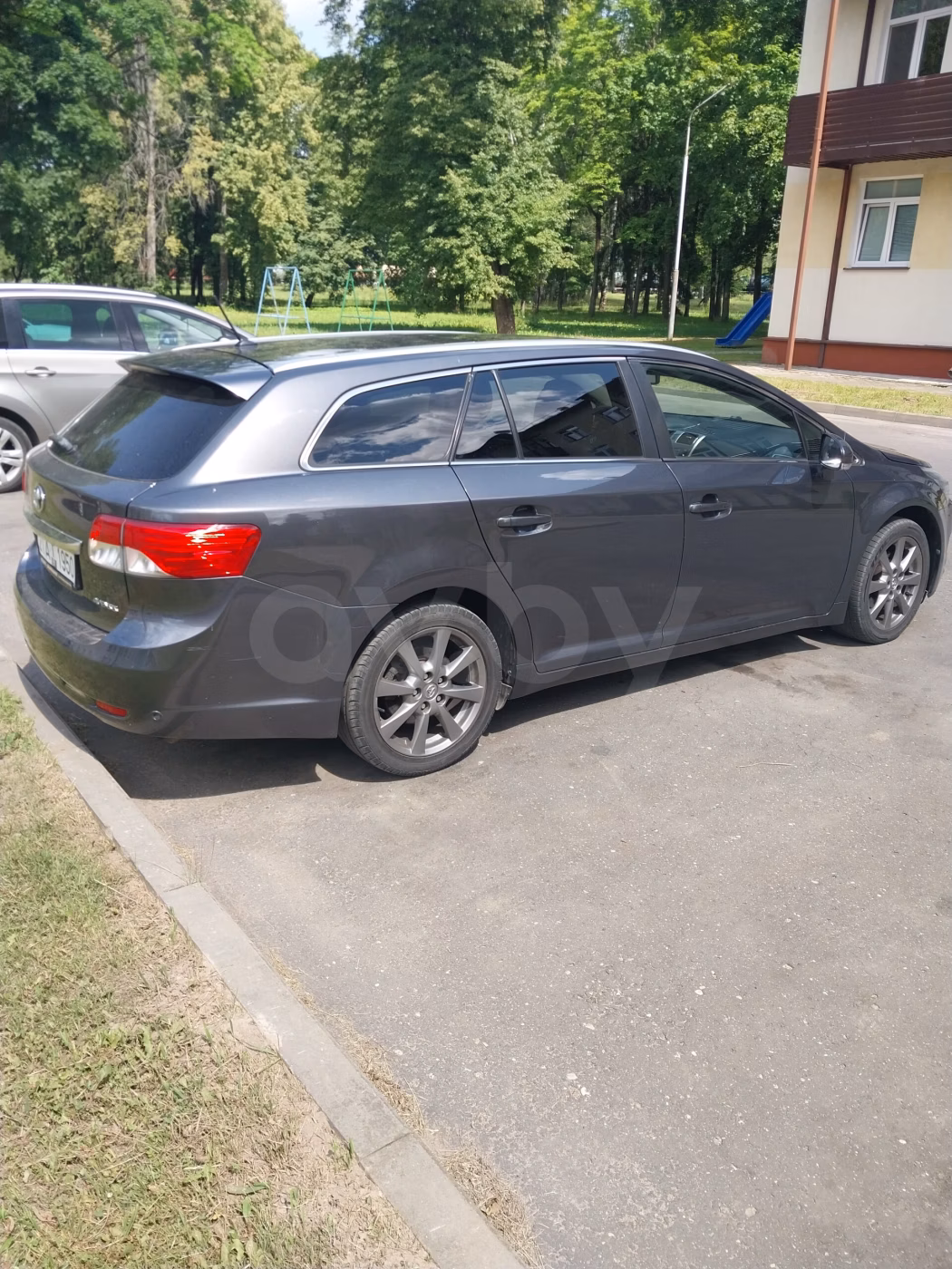 Toyota Avensis фото 5