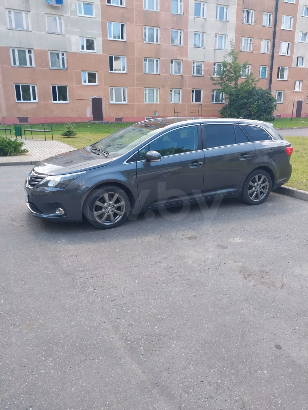 Toyota Avensis фото 7