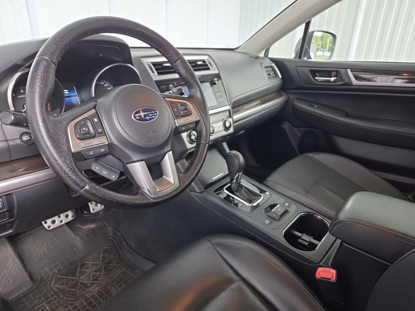 Subaru Outback фото 13