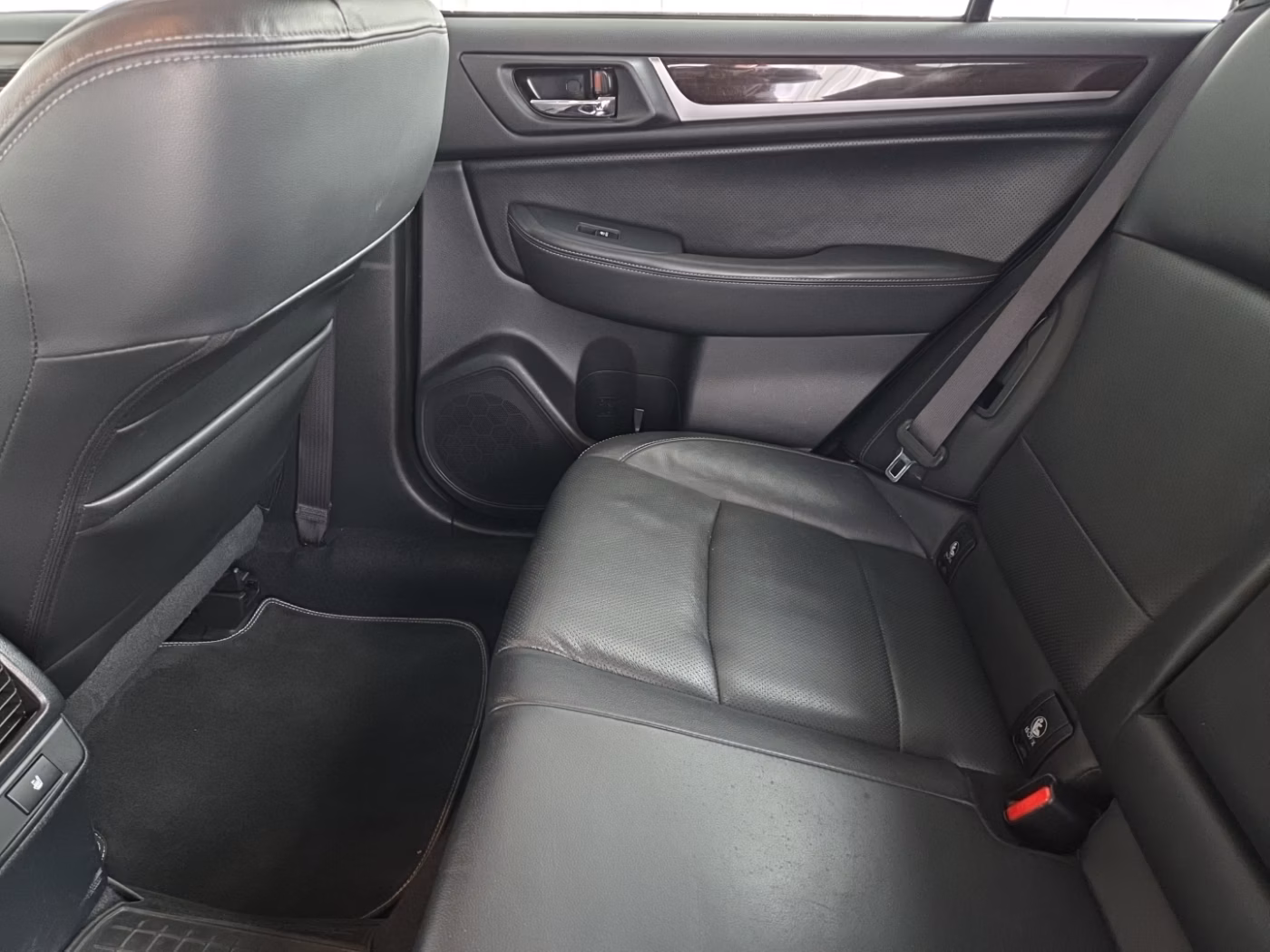 Subaru Outback фото 14