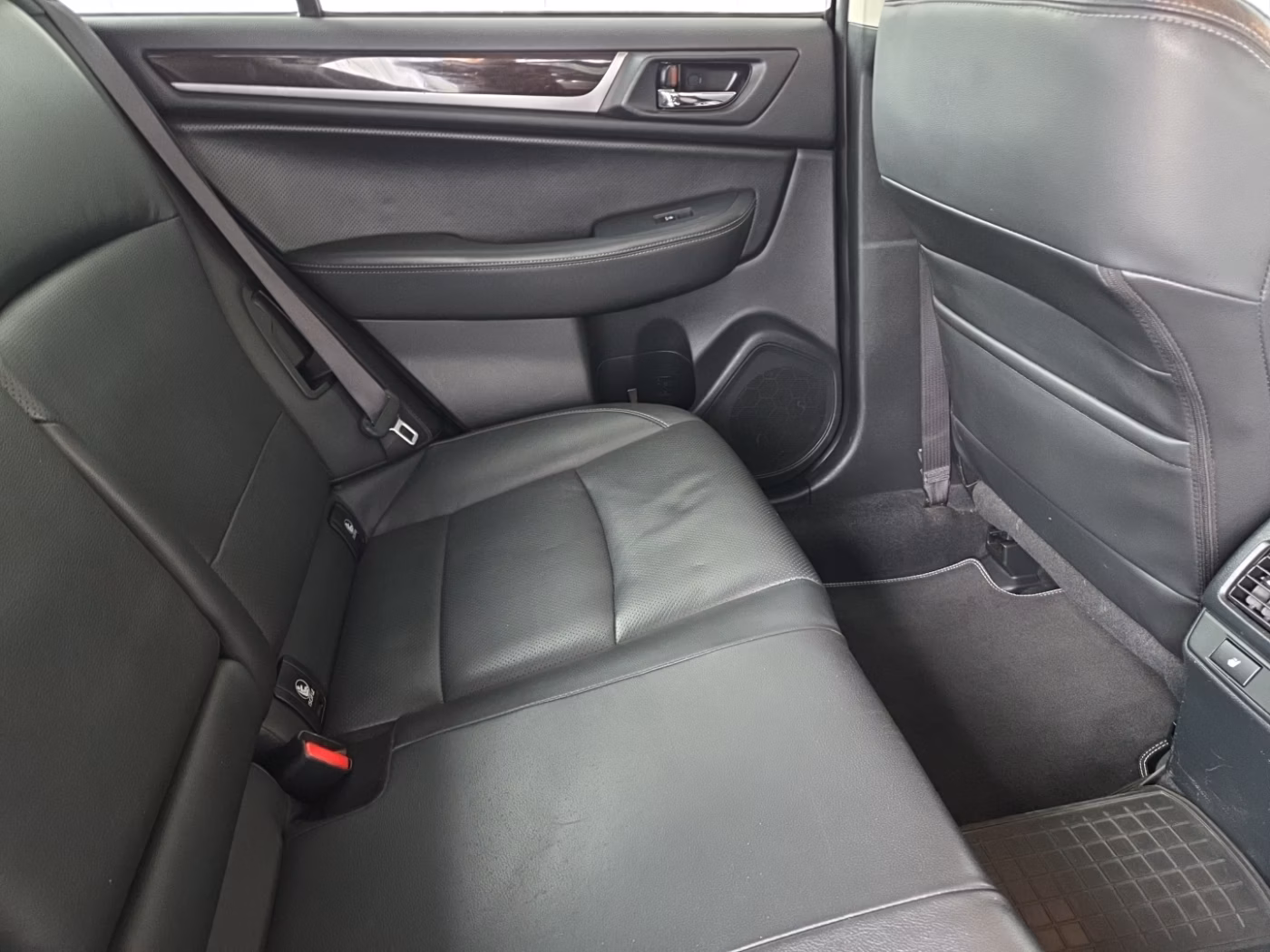 Subaru Outback фото 16