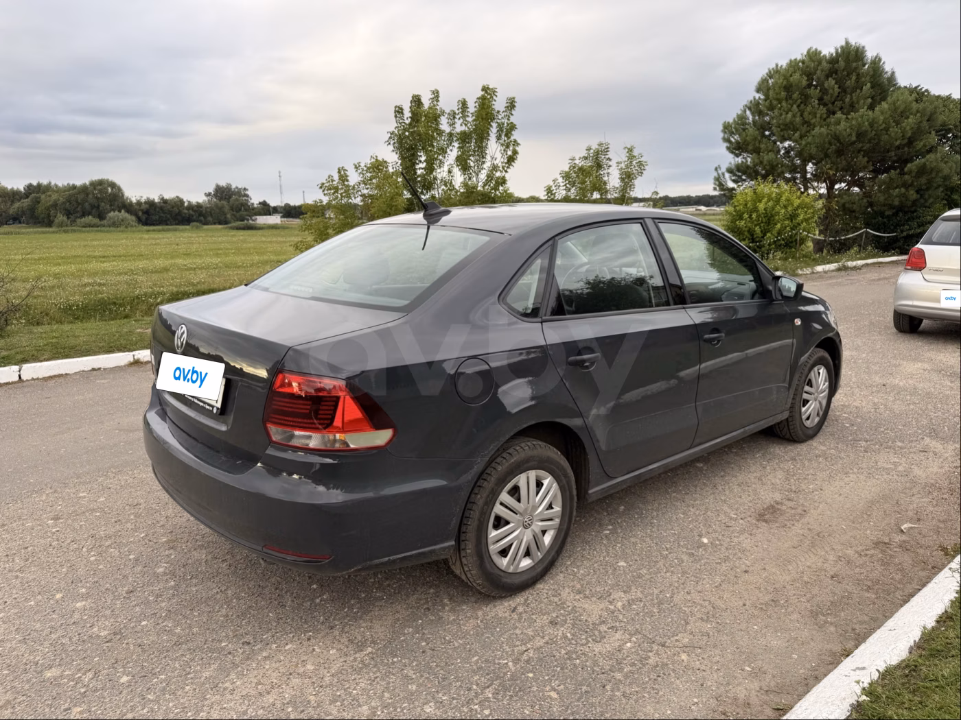 Volkswagen Polo Sedan фото 3