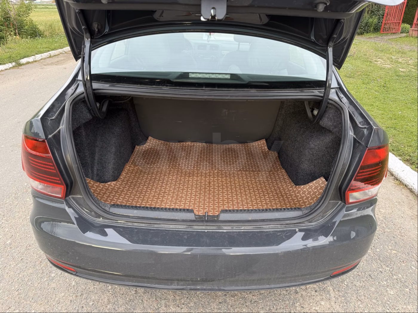 Volkswagen Polo Sedan фото 24