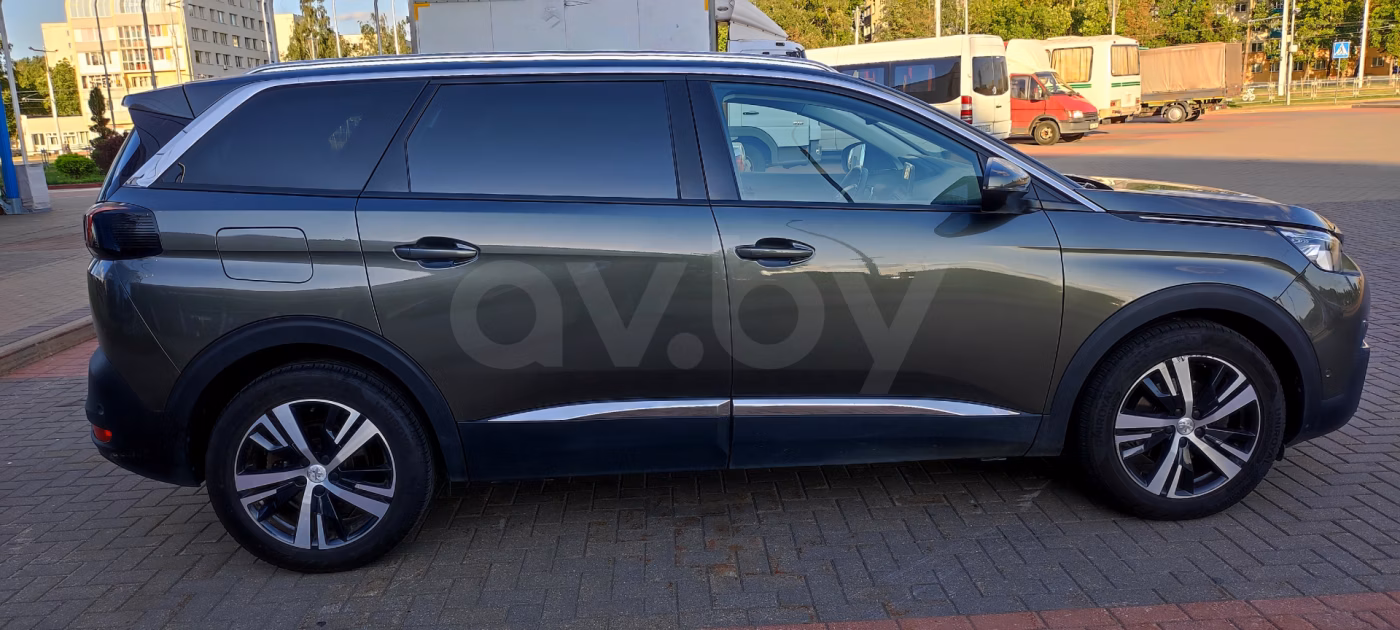 Peugeot 5008 фото 12