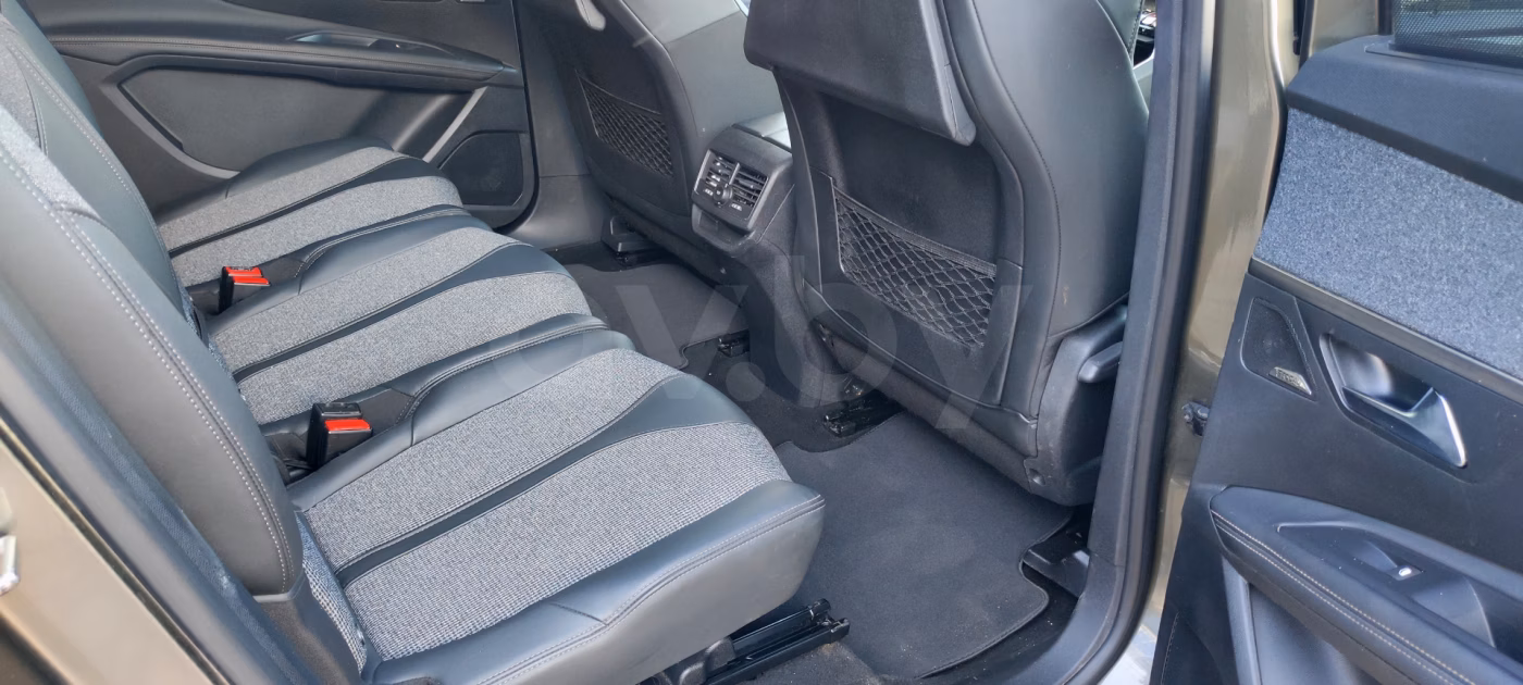 Peugeot 5008 фото 16