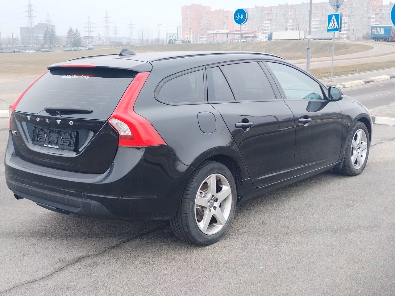 Volvo V60 фото 2
