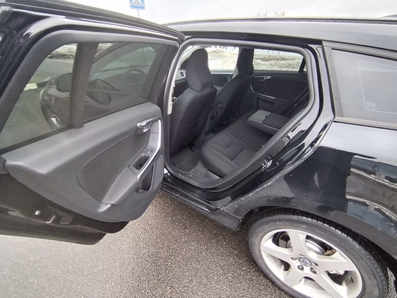 Volvo V60 фото 15