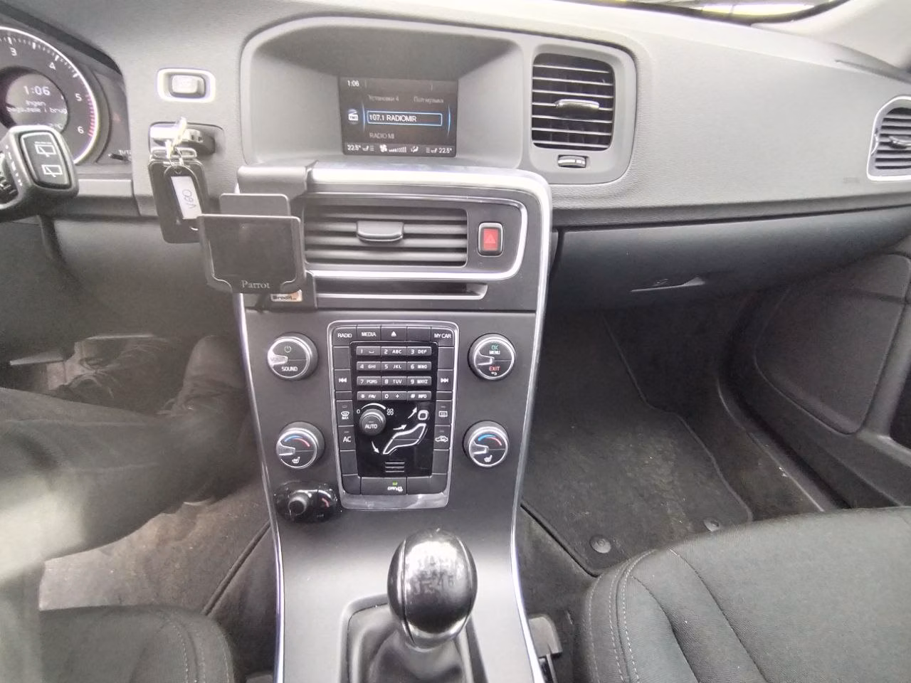 Volvo V60 фото 22