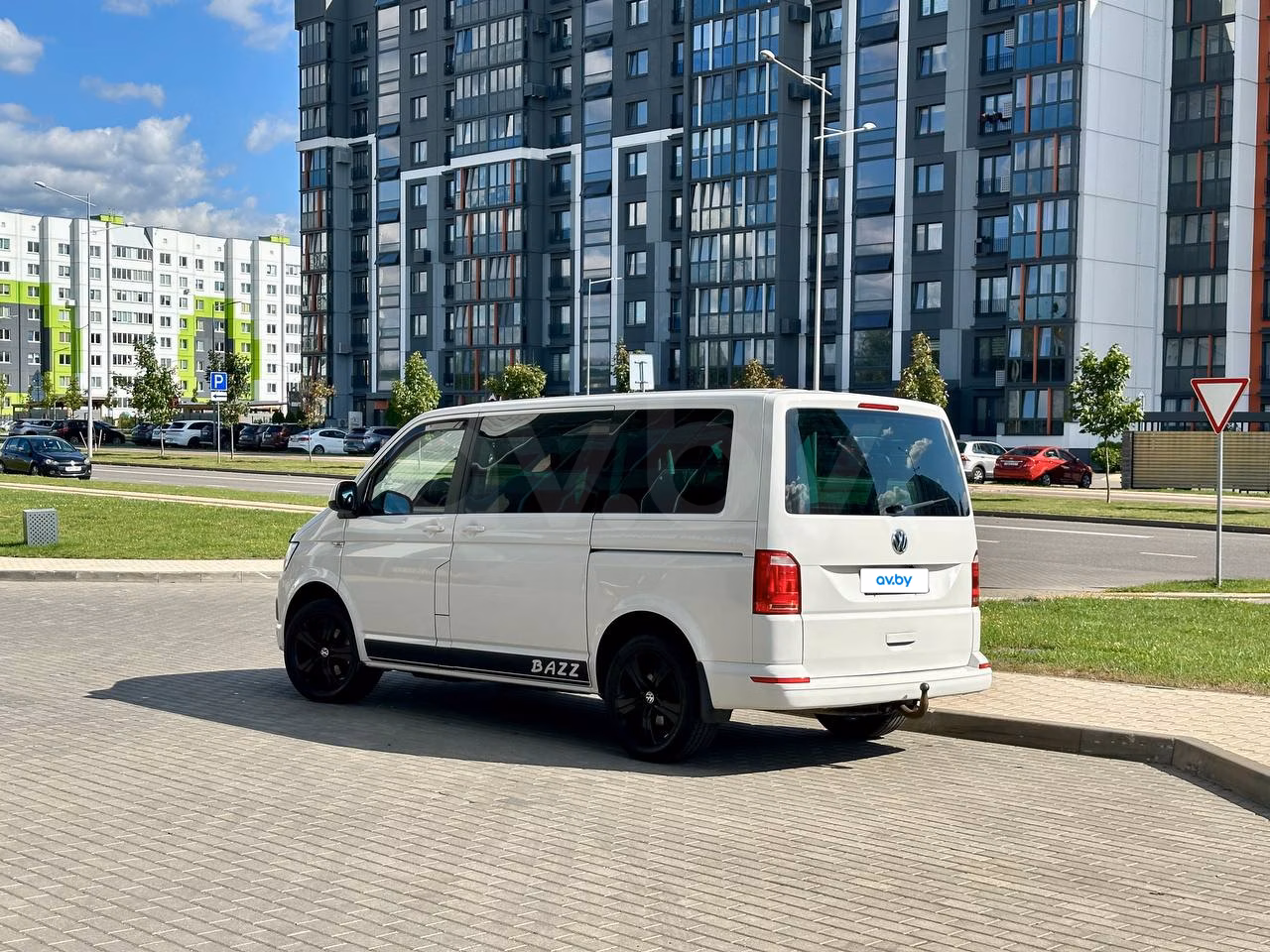 Volkswagen Caravelle фото 6