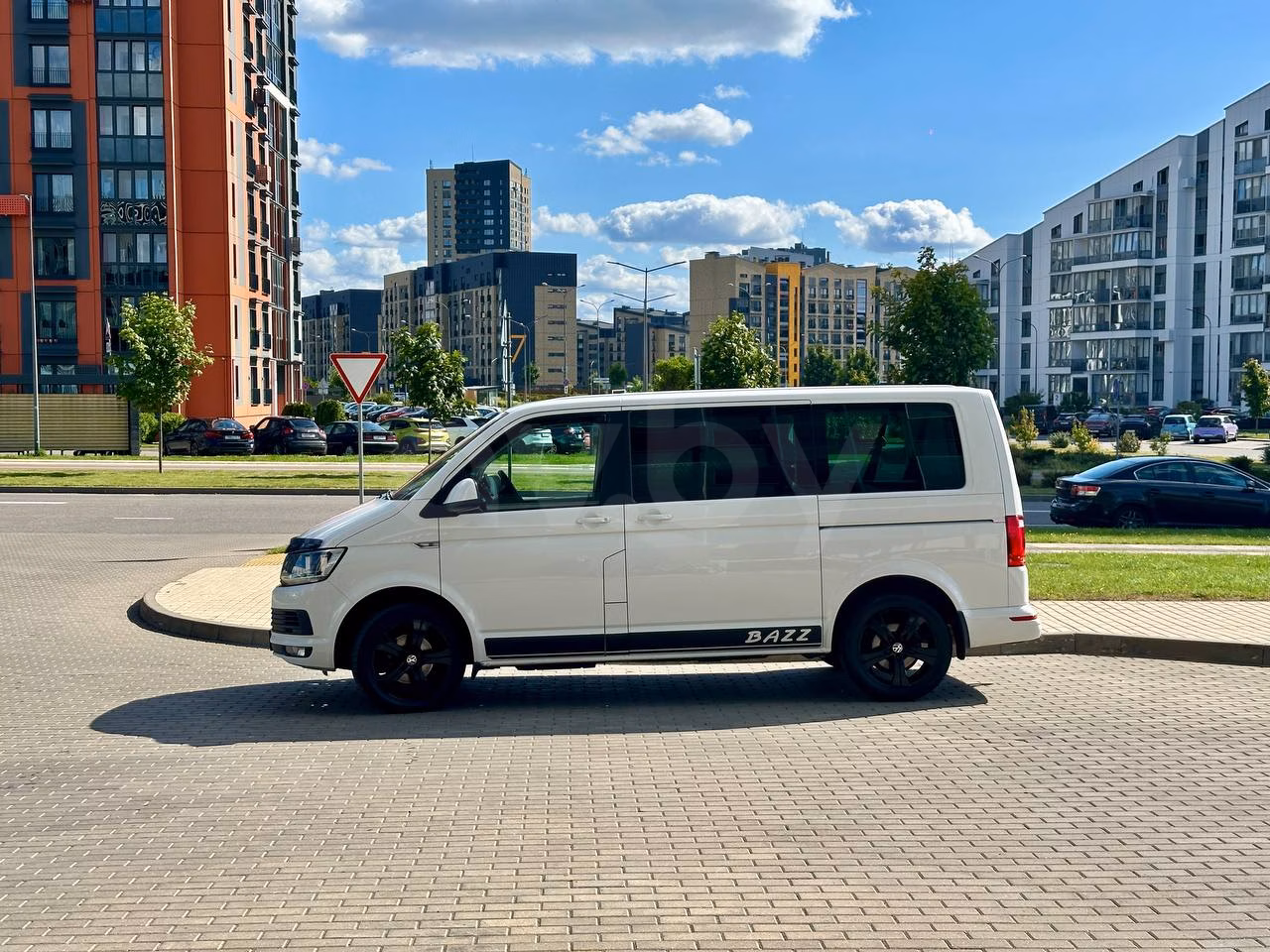 Volkswagen Caravelle фото 2