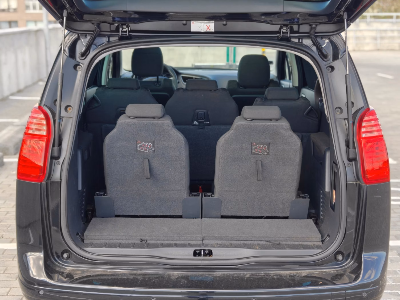 Peugeot 5008 фото 7