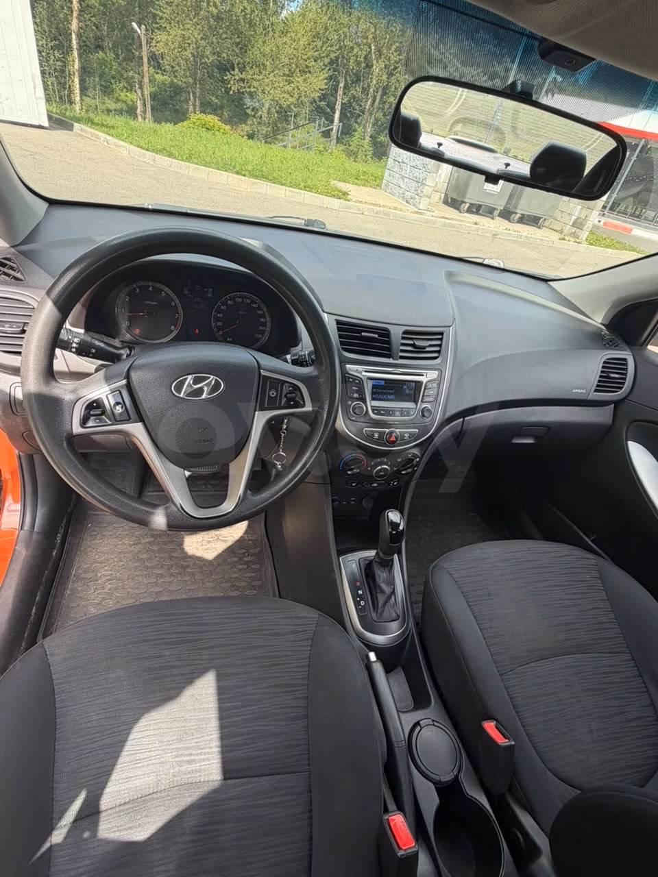Hyundai Solaris фото 8