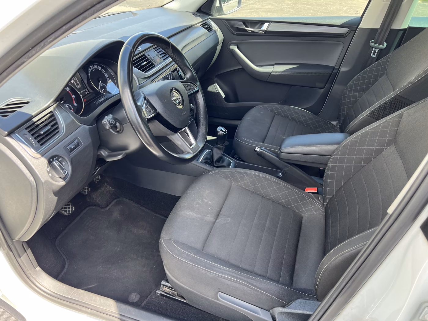 Skoda Rapid фото 14