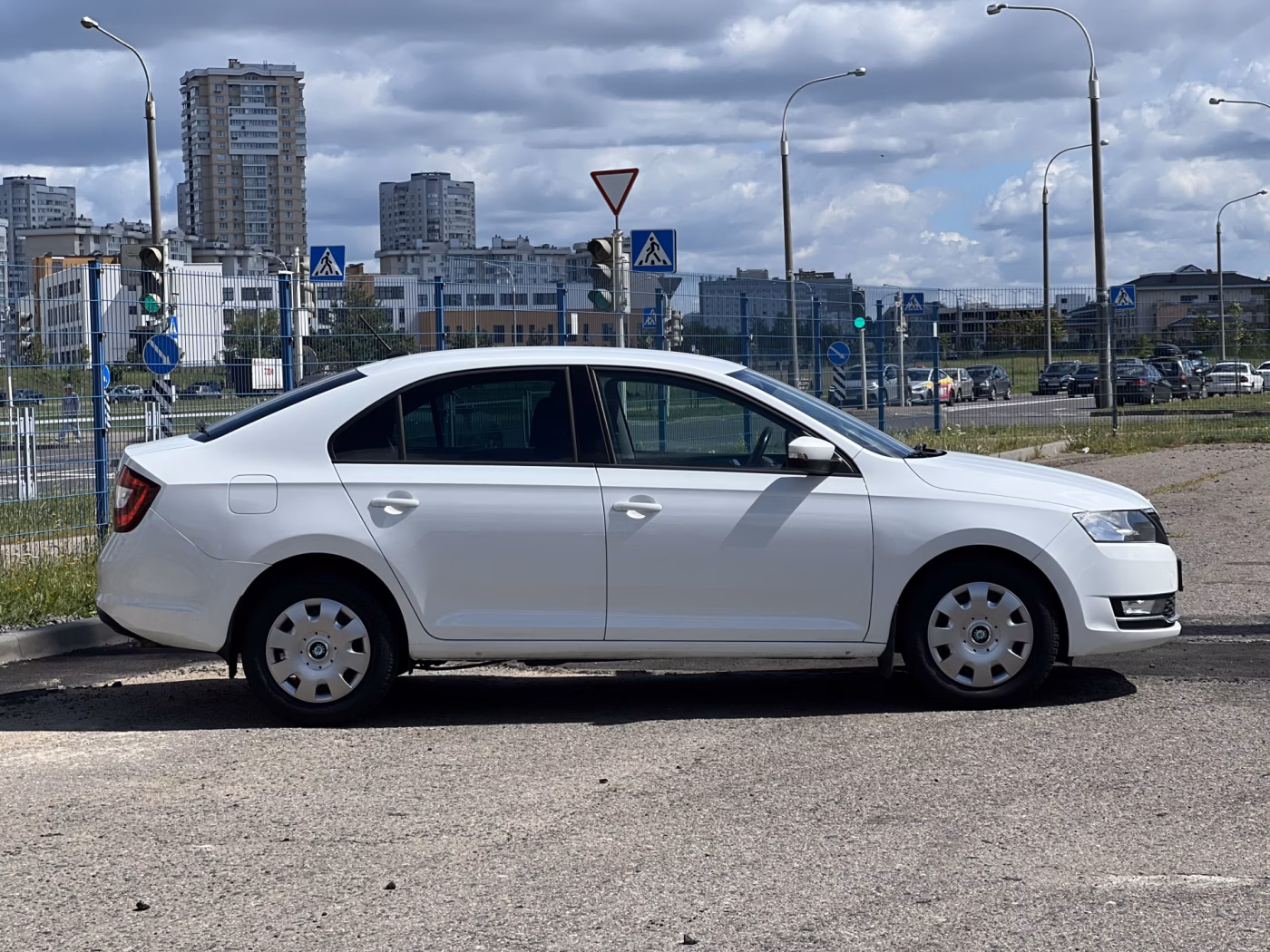 Skoda Rapid фото 2