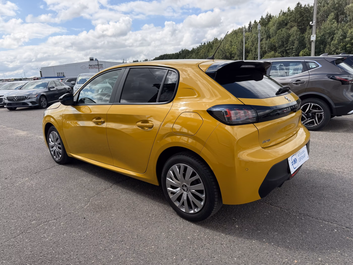 Peugeot 208 фото 7