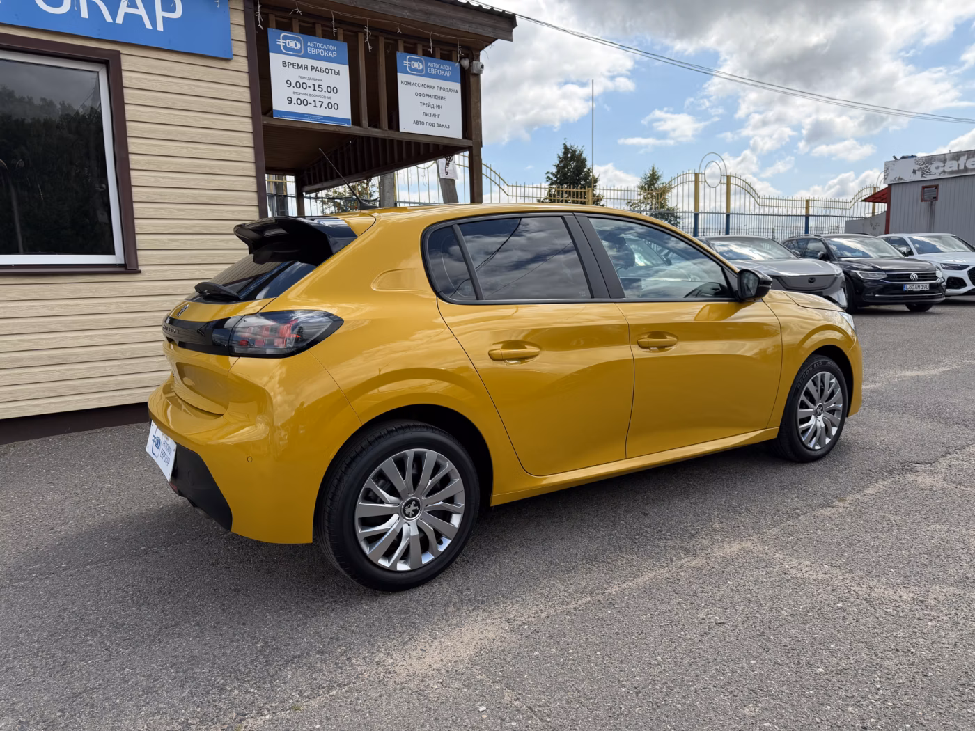 Peugeot 208 фото 5