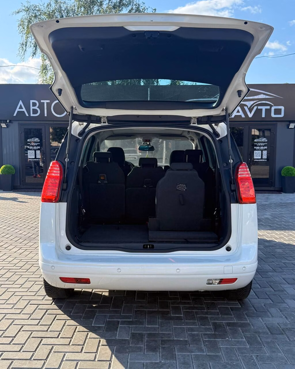 Peugeot 5008 фото 9