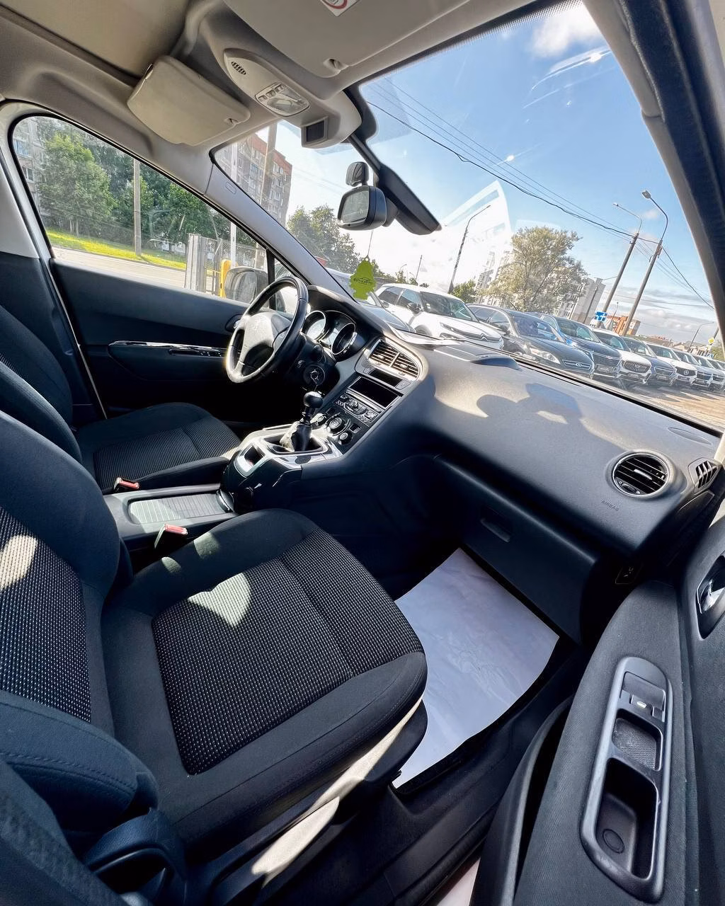 Peugeot 5008 фото 13