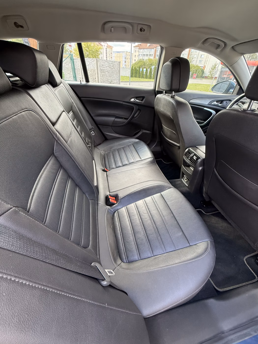 Opel Insignia фото 9