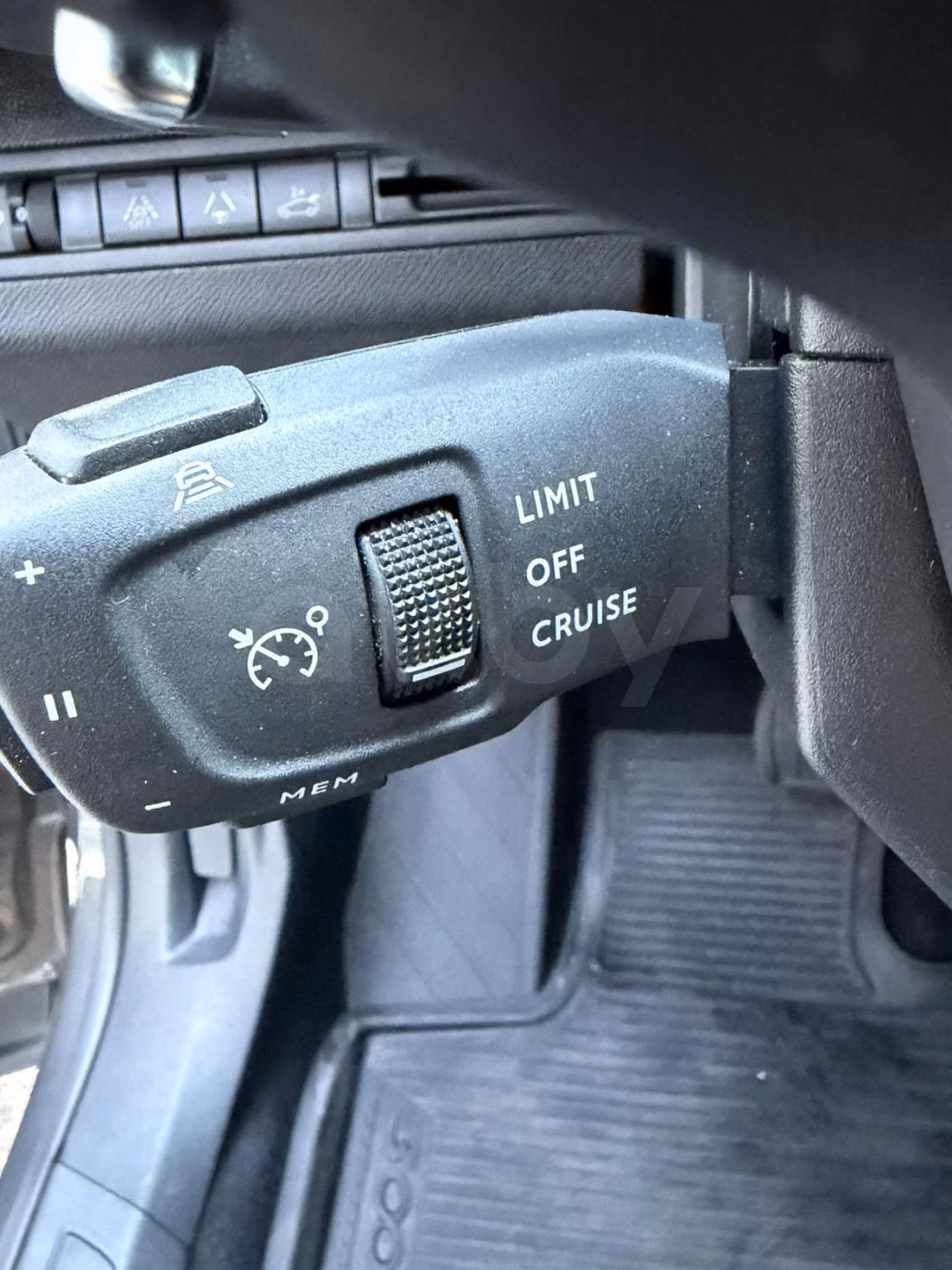 Peugeot 5008 фото 17
