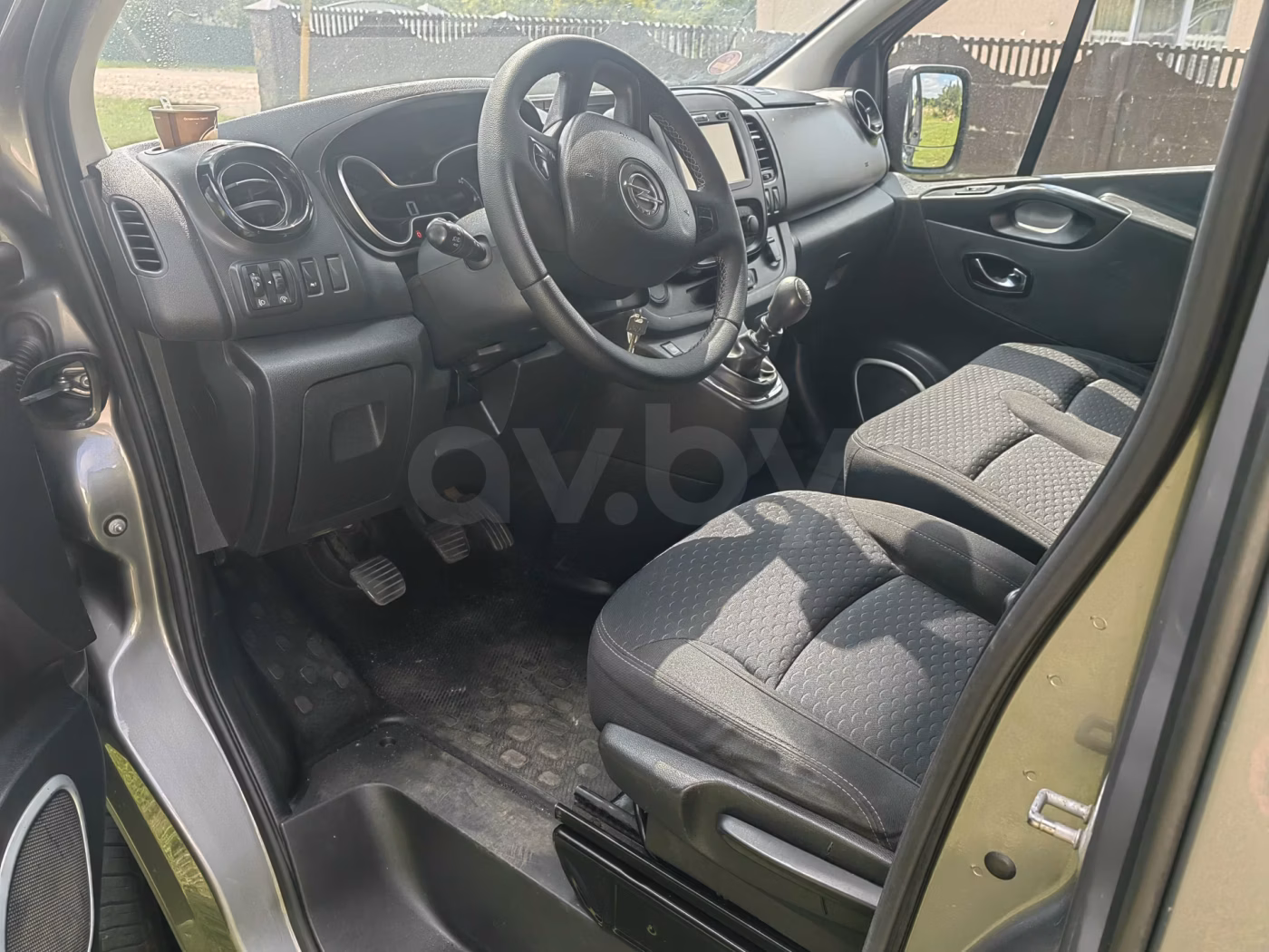 Opel Vivaro фото 13