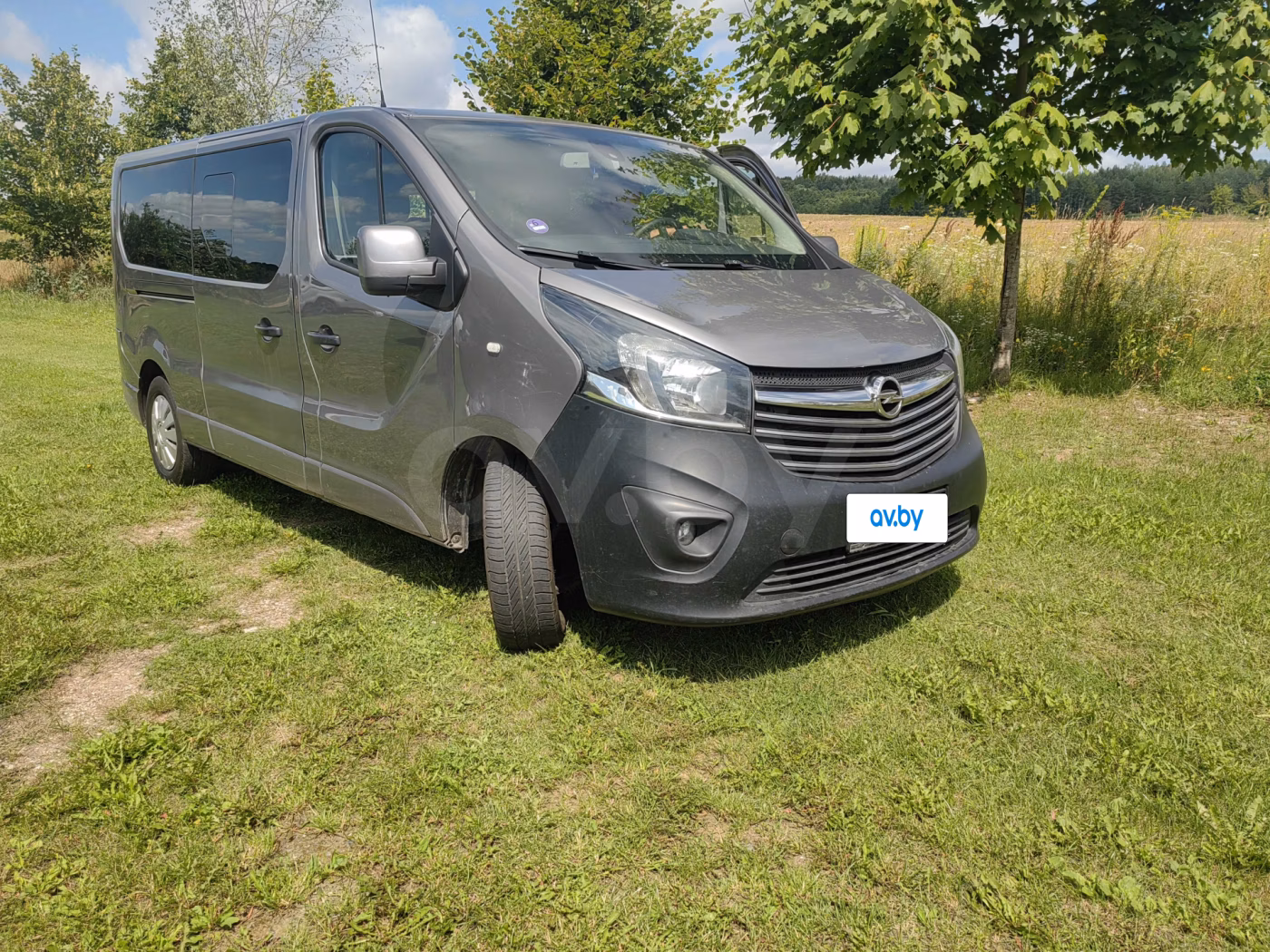 Opel Vivaro фото 8