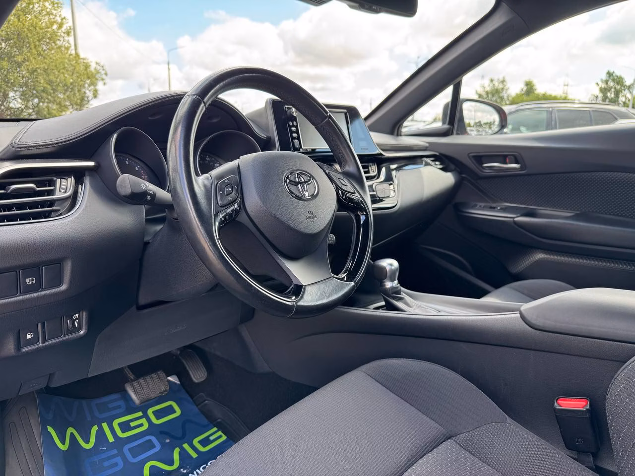 Toyota C-HR фото 9