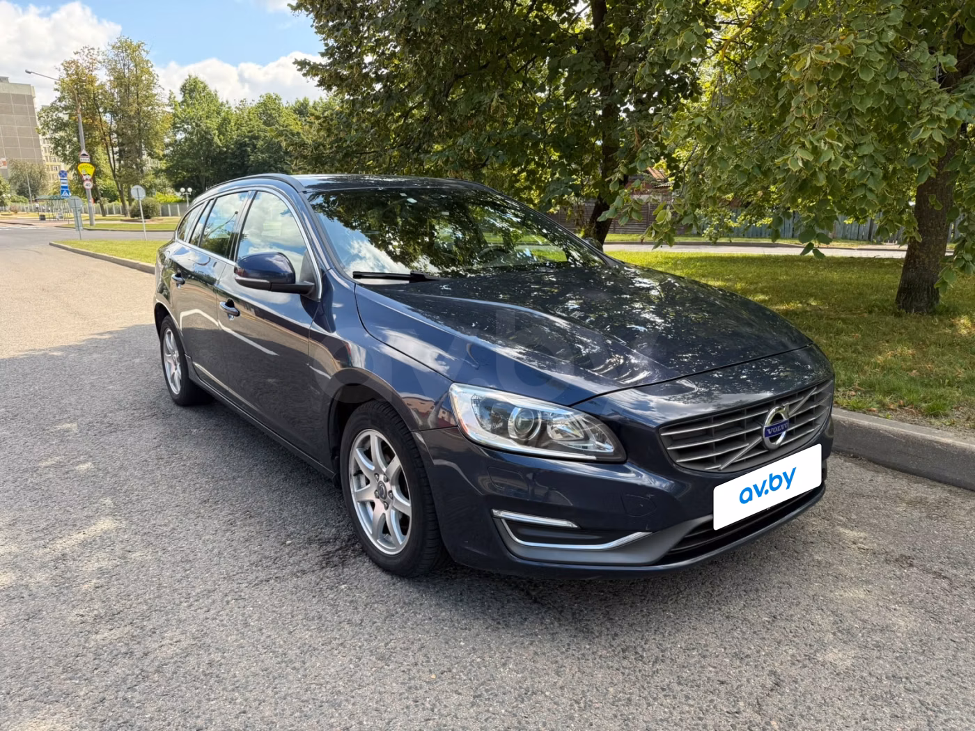 Volvo V60 фото 2