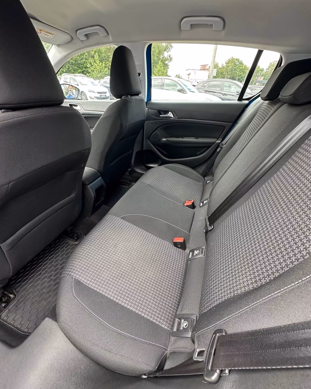 Peugeot 308 фото 11