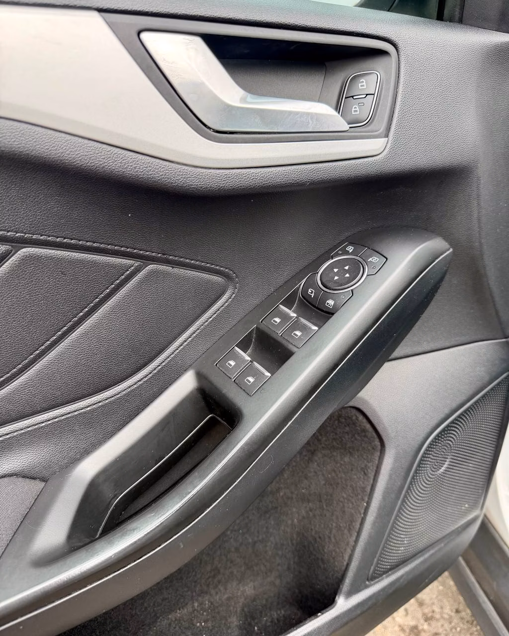 Ford Focus фото 9