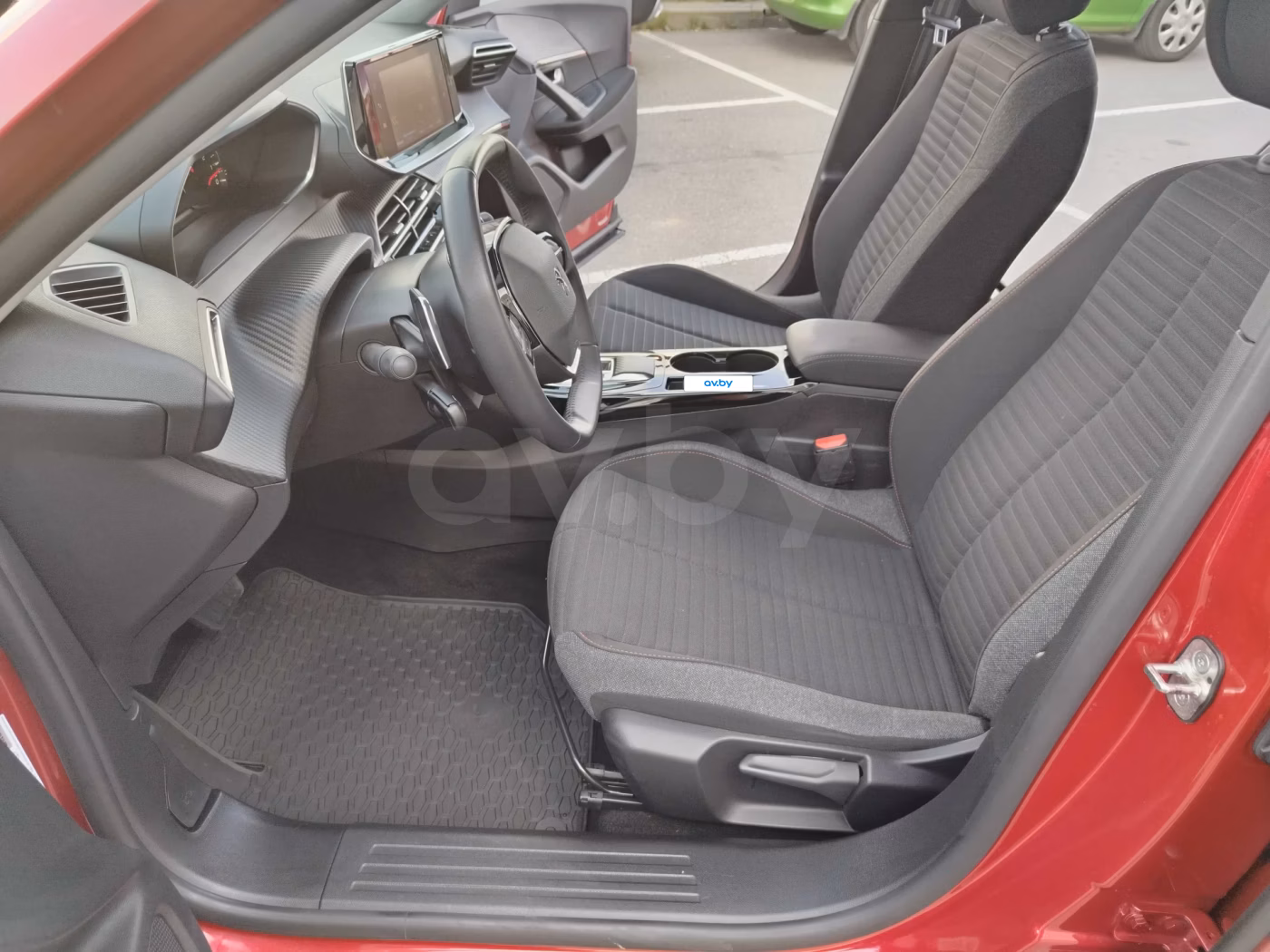 Peugeot 2008 фото 13