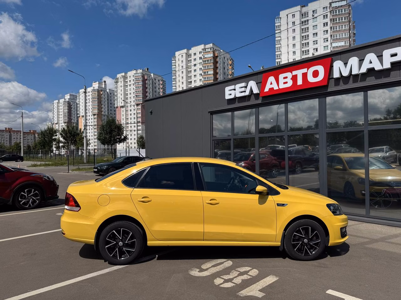 Volkswagen Polo Sedan фото 4