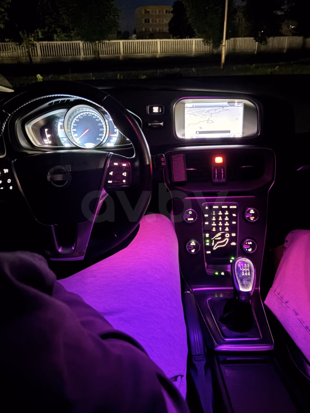 Volvo V40 фото 15