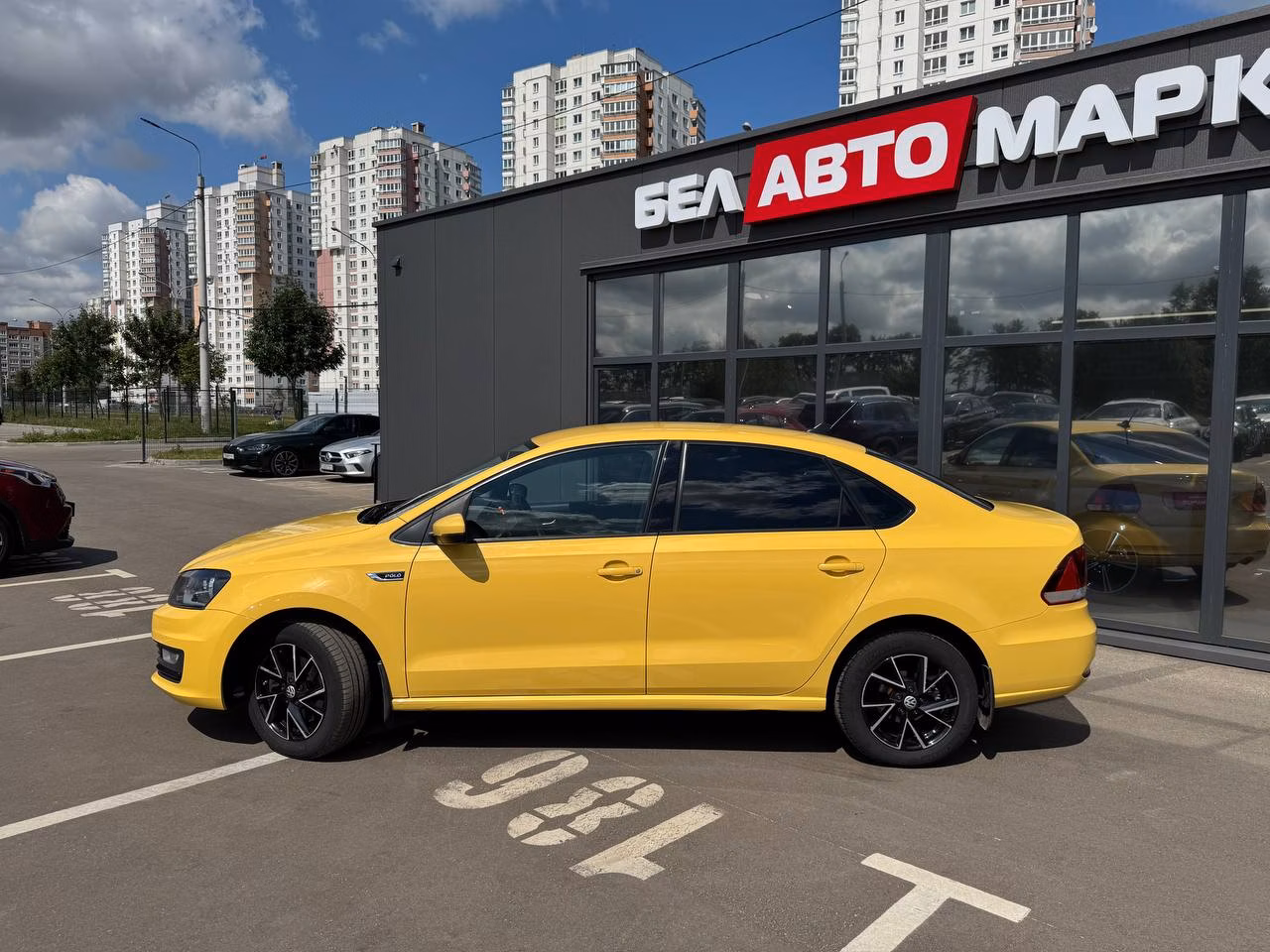 Volkswagen Polo Sedan фото 8