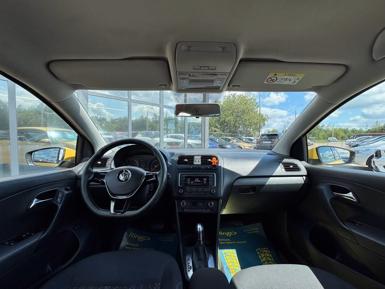 Volkswagen Polo Sedan фото 14