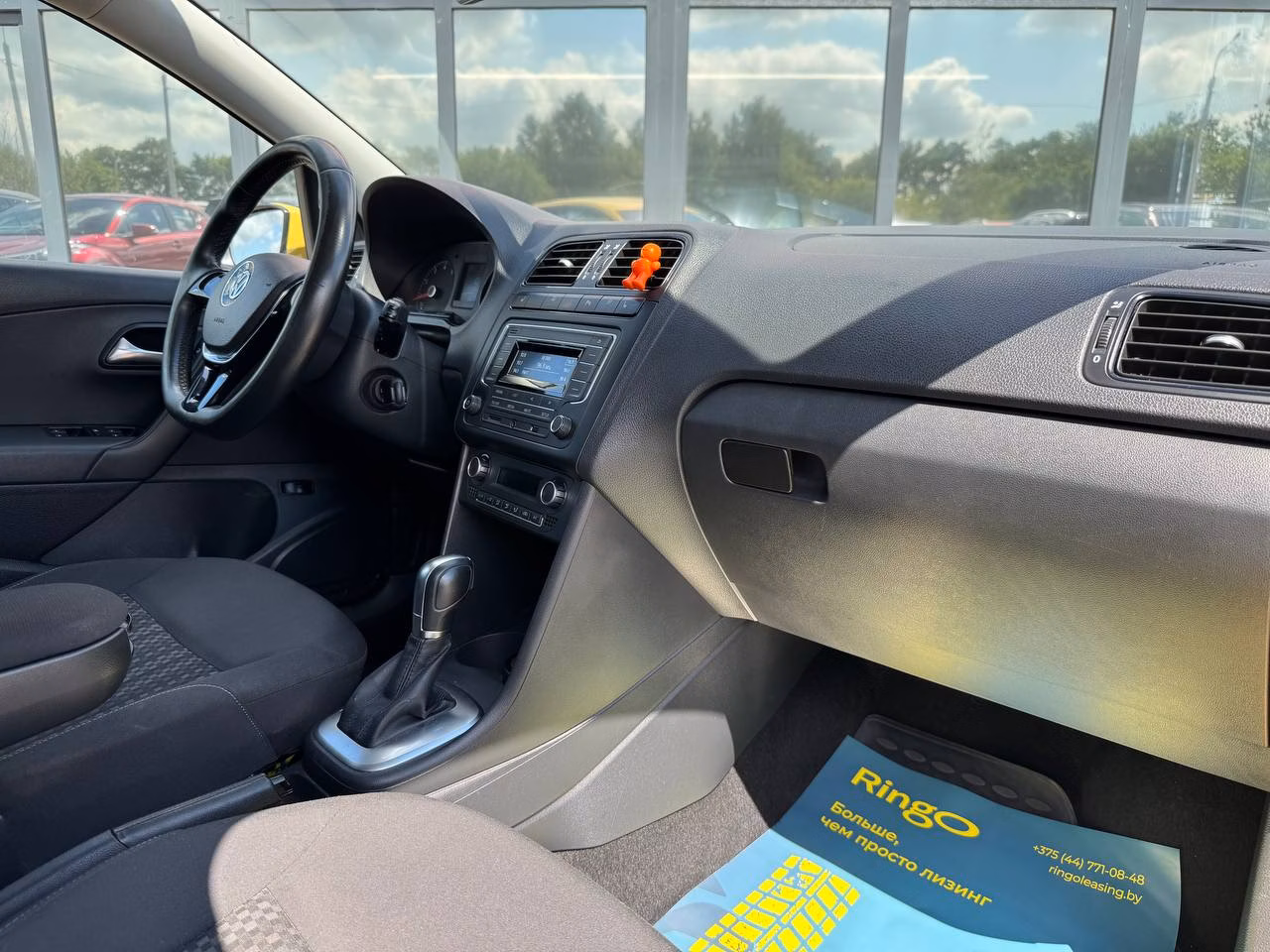 Volkswagen Polo Sedan фото 18