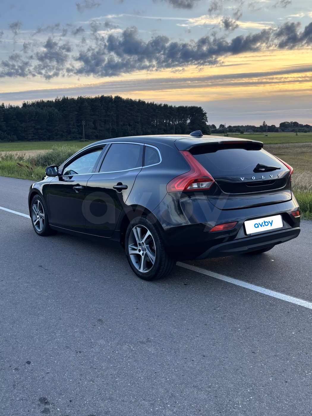 Volvo V40 фото 6