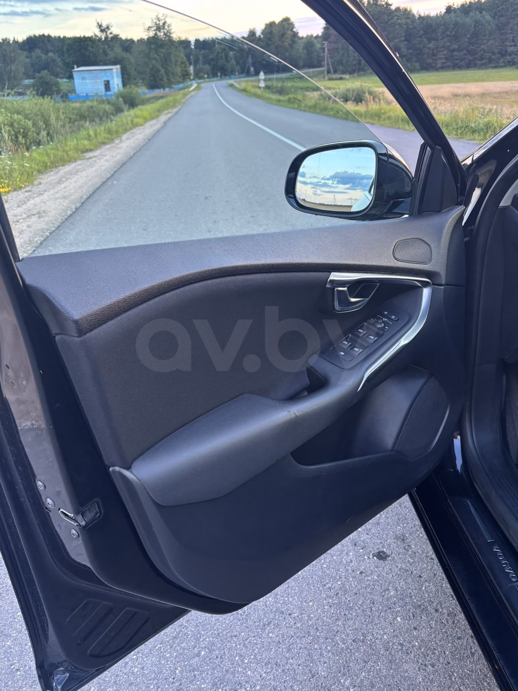 Volvo V40 фото 9