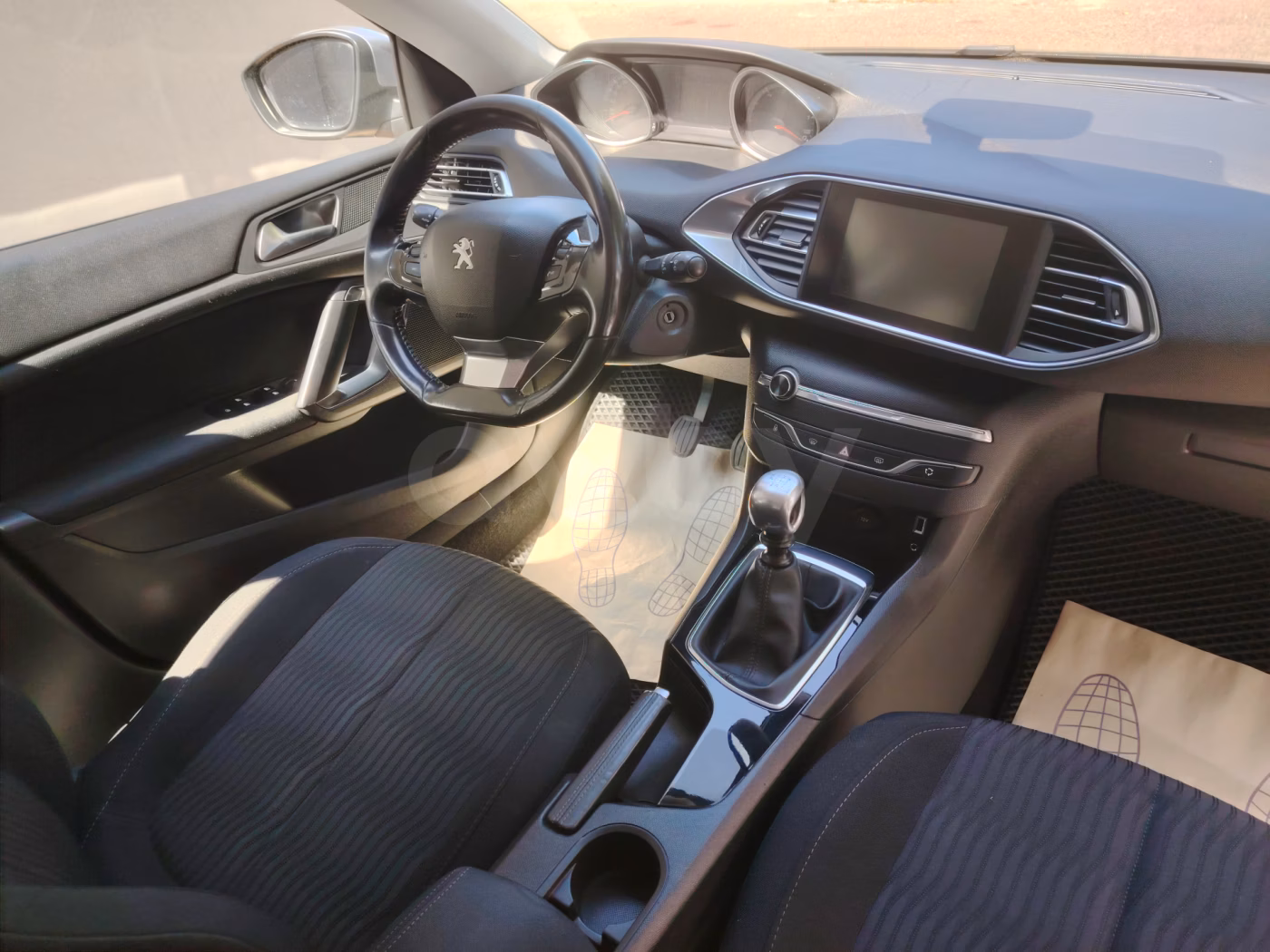 Peugeot 308 фото 3