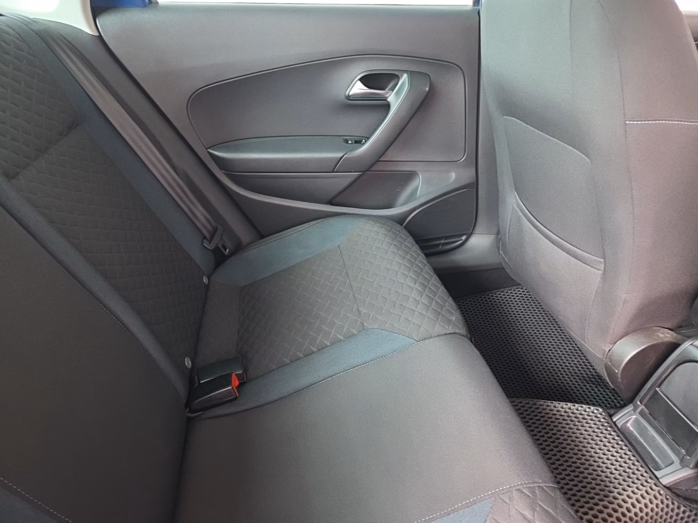 Volkswagen Polo Sedan фото 14