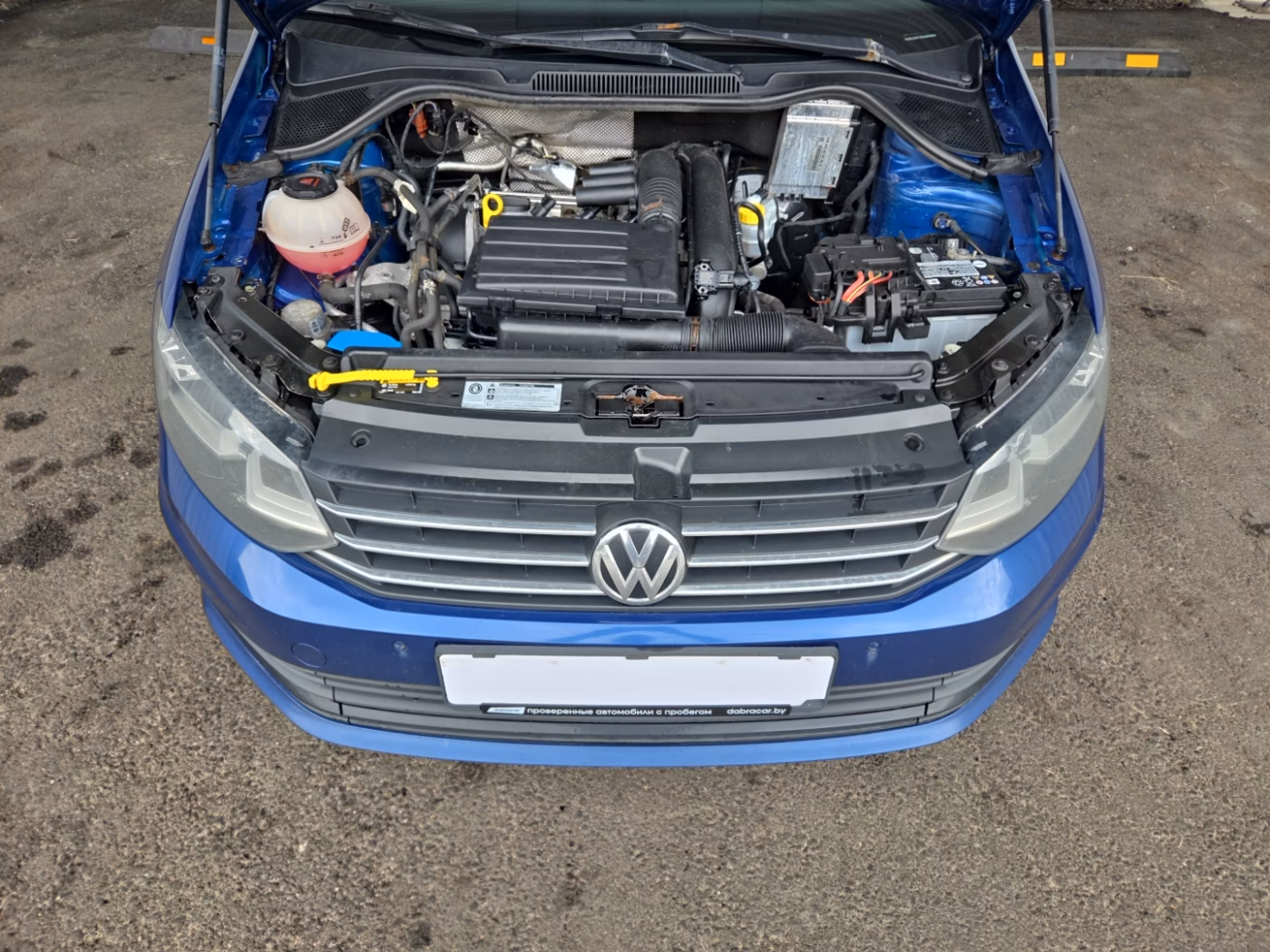 Volkswagen Polo Sedan фото 17