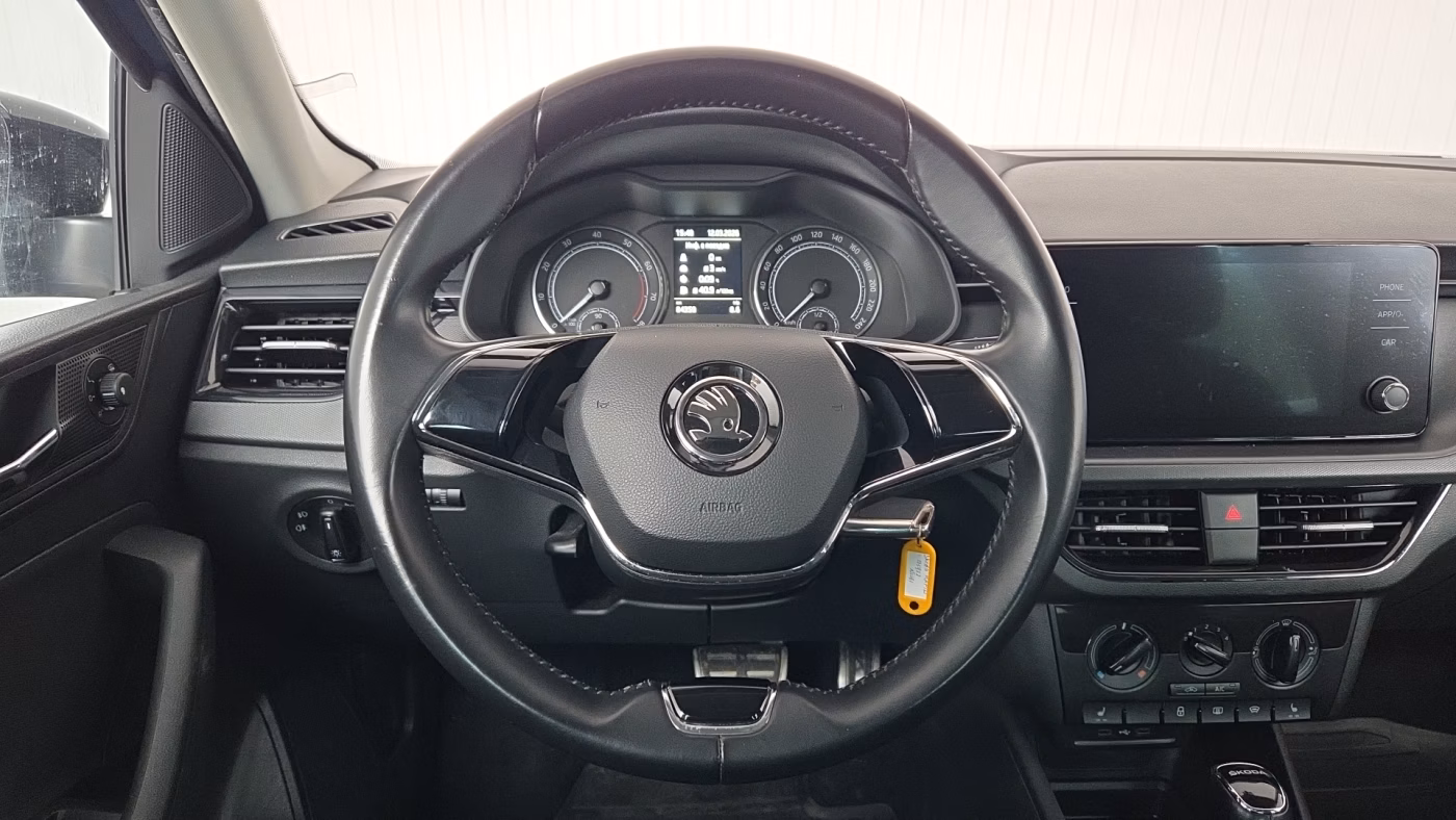 Skoda Rapid фото 10