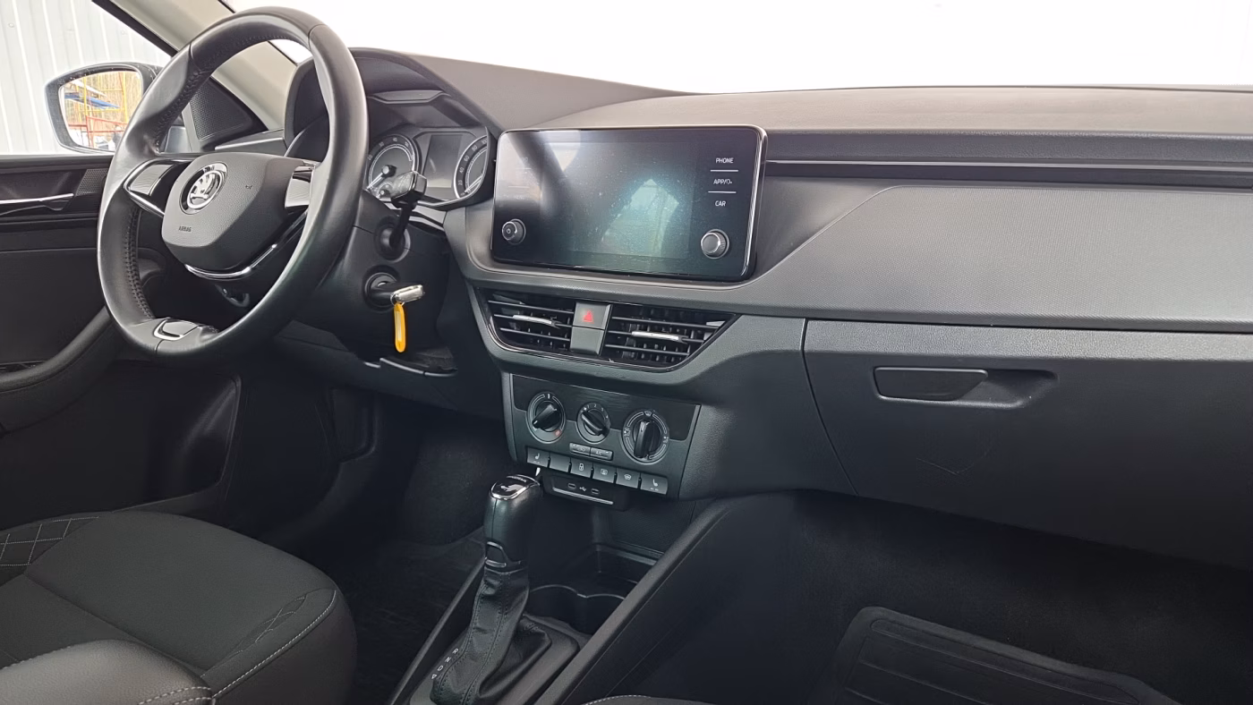 Skoda Rapid фото 12