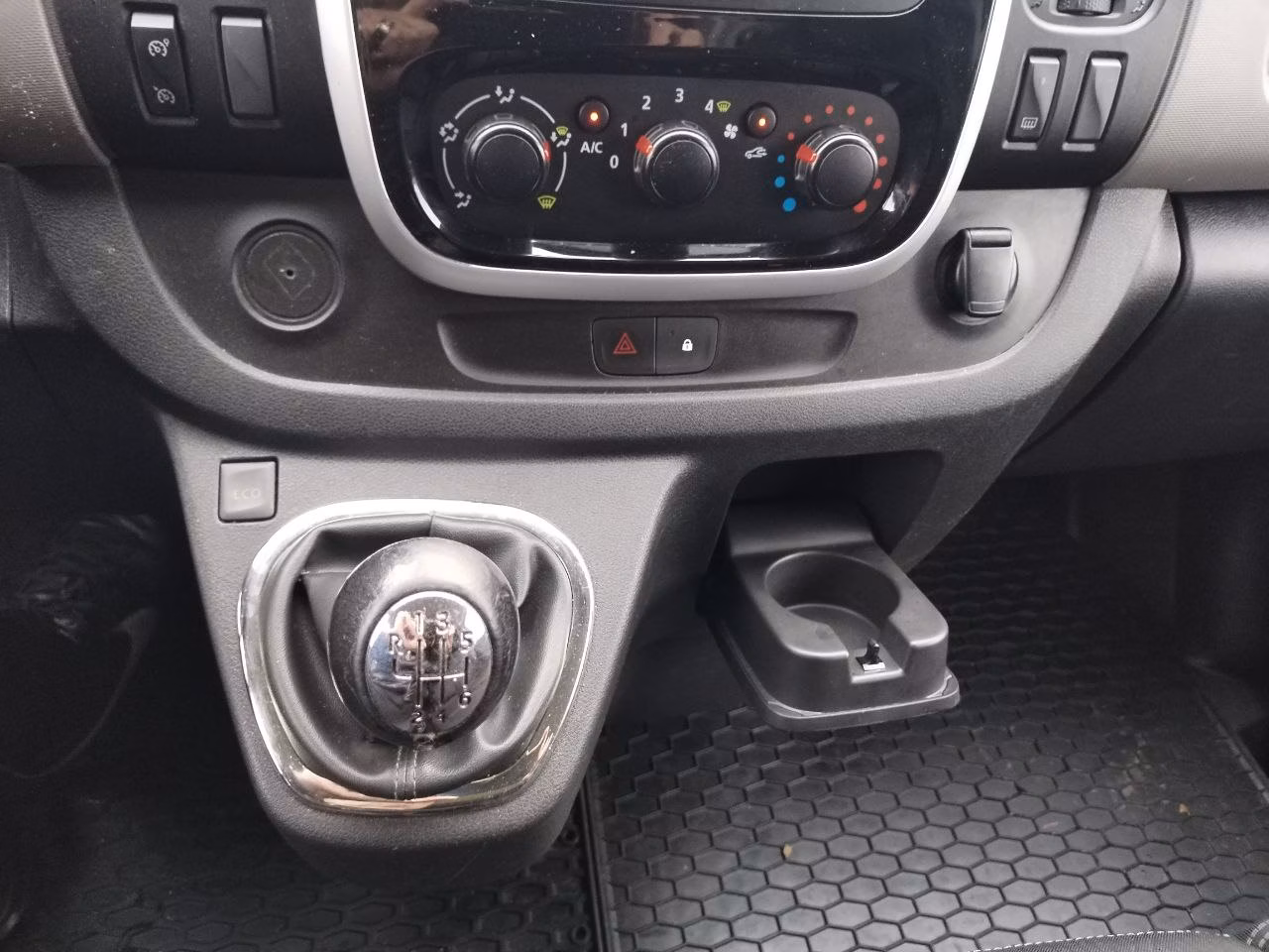 Renault Trafic фото 24
