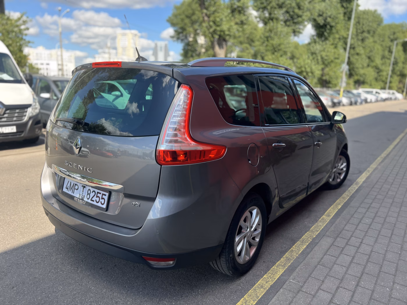 Renault Grand Scenic фото 9