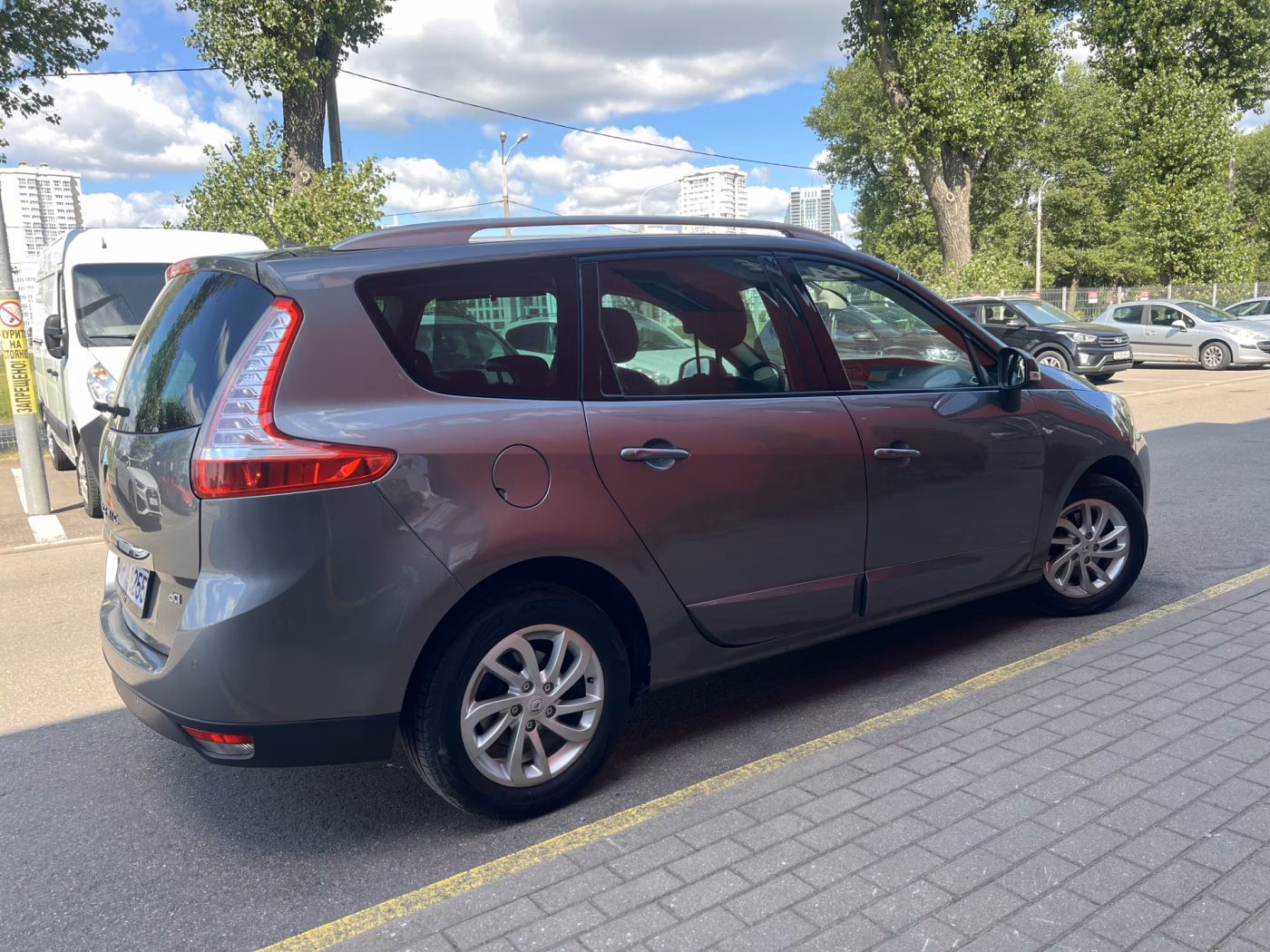Renault Grand Scenic фото 10