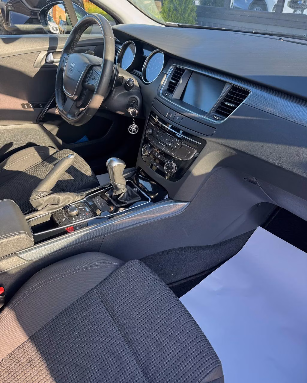 Peugeot 508 фото 11