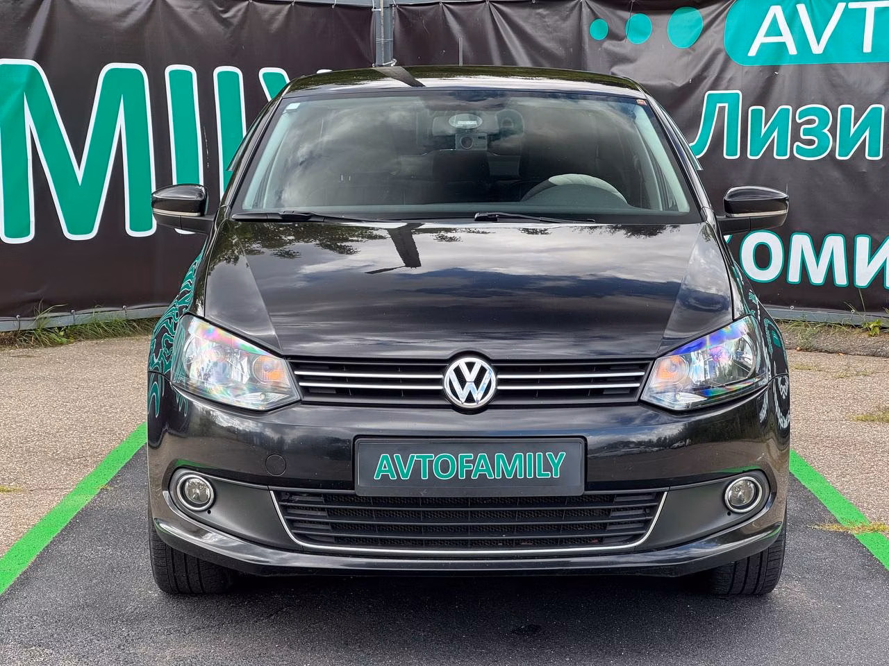 Volkswagen Polo Sedan фото 2