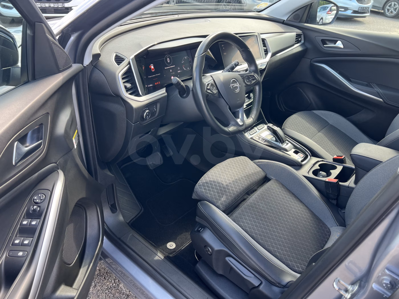 Opel Grandland X фото 12